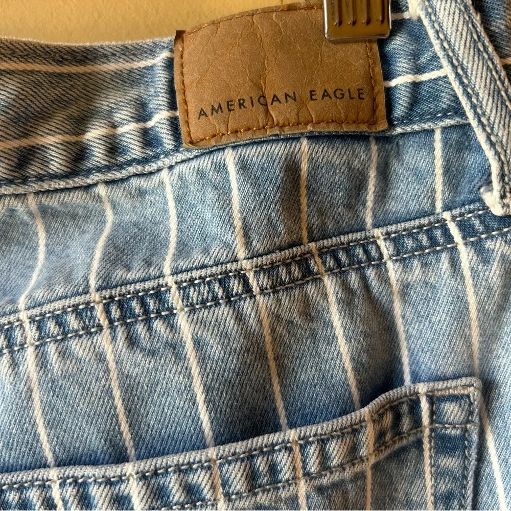 American Eagle Jeans Womens Size 8 Striped Mom Jean Medium Wash Denim High Rise